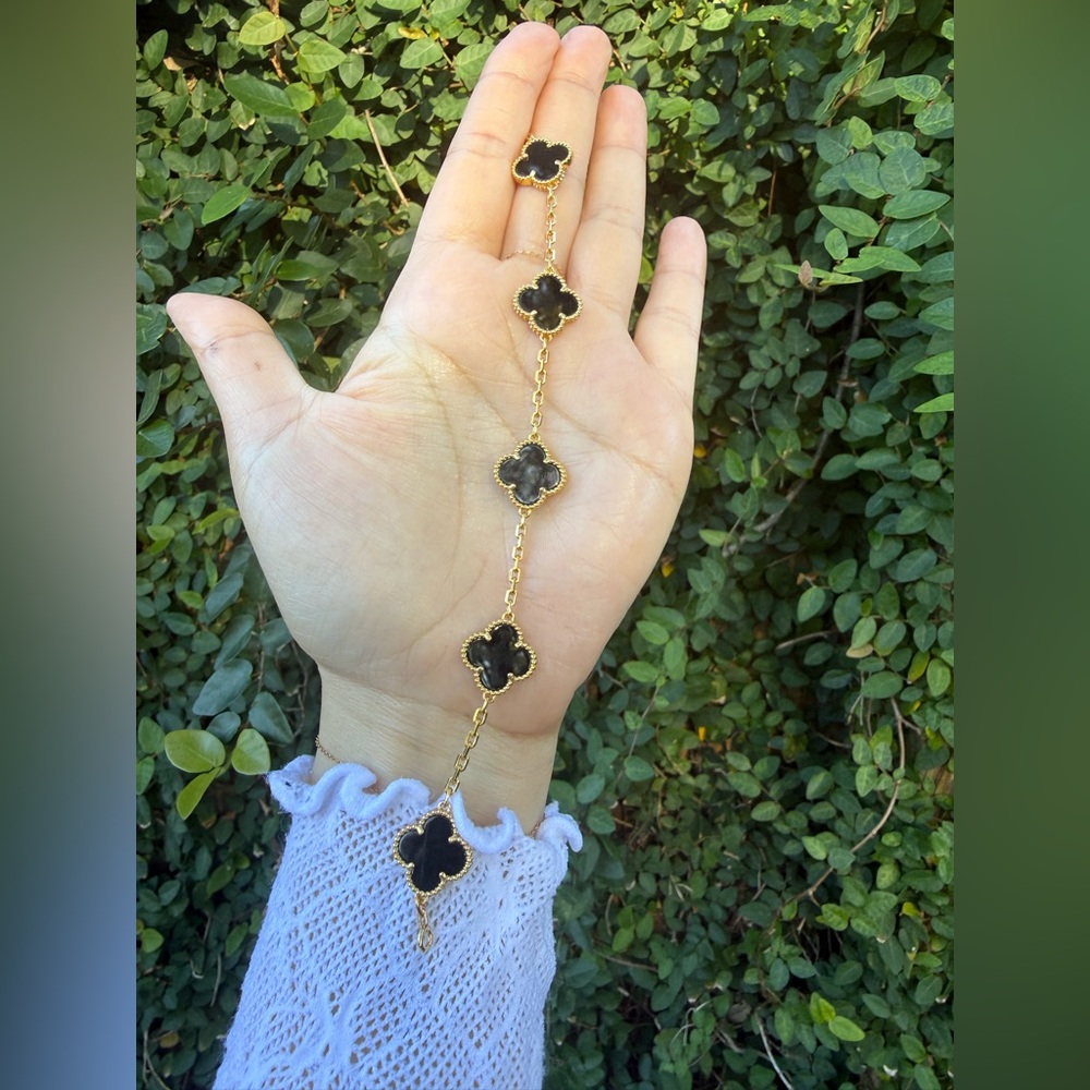 Gold and Black Cloverleaf Bracelet - Picture 6 of 6